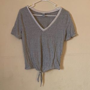Alternative - V-neck Striped Tee